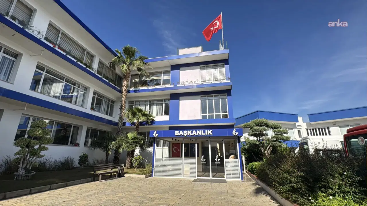 Güzelbahçe Belediyesi’ne operasyonda yeni gelişme: Başkan Mustafa Günay’ın oğlu, gelini ve kardeşi serbest bırakıldı Guzelbahce belediyesine operasyonda yeni gelisme baskan mustafa gunayin oglu gelini ve kardesi serbest birakildi MNat5XEd