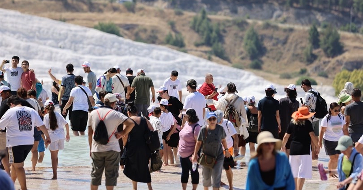 Satranç sporcuları Pamukkale ve Hierapolis’i keşfetti Img